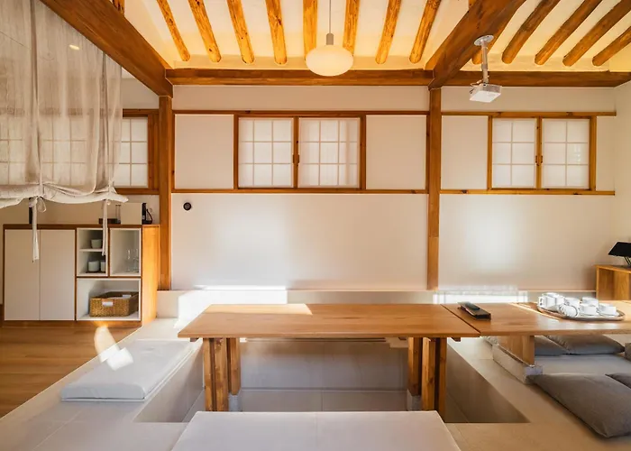 Luxury Hanok Nuri Apartment